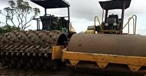 Sheep-foot and smooth drum rollers