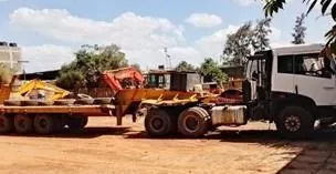 Low-loader carrying plant